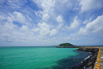Fototapeta premium beautiful seascape with island and clouds