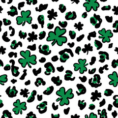 St Patrick's day themed leopard print pattern - 492962008