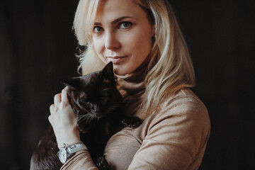 Fototapeta na wymiar Woman with cat