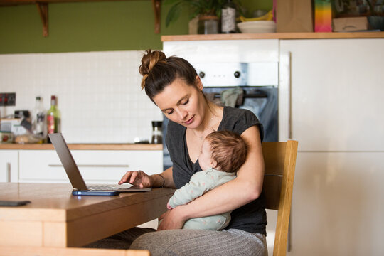 New Mum trying to work from home with her newborn