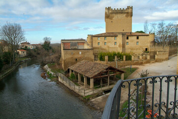 Bodega Castillo de Cuzcurrita, en Cuzcurrita de Río Tirón, La Rioja, España.