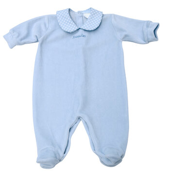 Pijama de bebe azul sobre fondo blanco. Blue baby pajamas on white background.