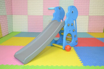blue dinosaur slide with basketball hoop Suitable for indoor playground