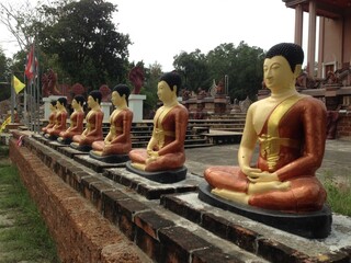 buddha statue
