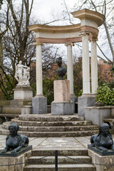 Monumento en El Capricho, barrio de Alameda de Osuna, ciudad de Madrid, comunidad de Madrid, pais de Espa&ntilde;a o Spain