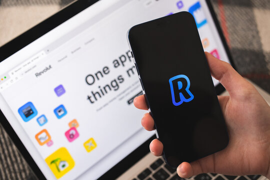 Revolut Logo Close-up, Online Banking Services In Europe, Visa And Mastercard