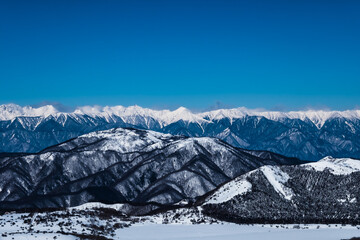 青空の冬山