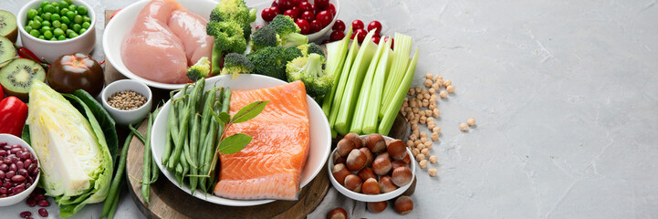 Foods with low glycemic index on gray background.