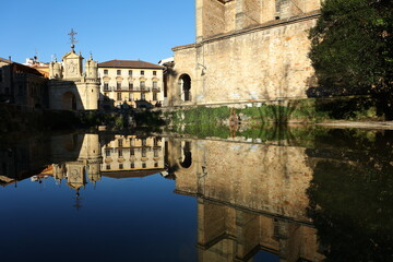 Arco de Santa Ana e Iglesia de Santa Ana, Durango, Vizcaya, País Vasco, España