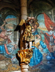 Detalles y retablo de la Capilla Mayor de la Catedral de Mondoñedo, Lugo, España - obrazy, fototapety, plakaty