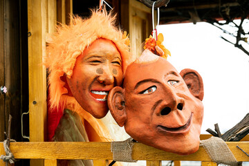 Zwei Masken an der Fasnacht von Luzern, Schweiz