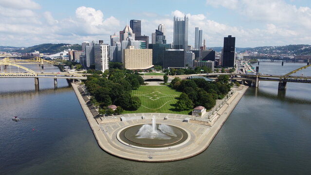 Pitsburg downtown and The Point photo with DJI Mini 2 by Arq. Esteban Rom&aacute;n