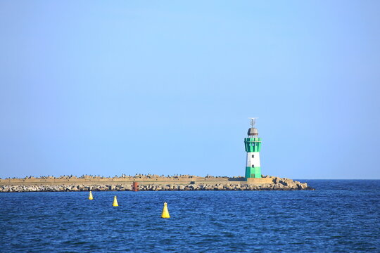 Der Leuchtturm Mukran auf der Ostseeinsel R&uuml;gen