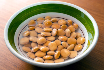 Ciotola di lupini, cibo vegetariano 