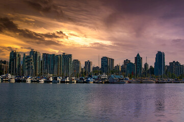 Hafen von Vancouver am Abend