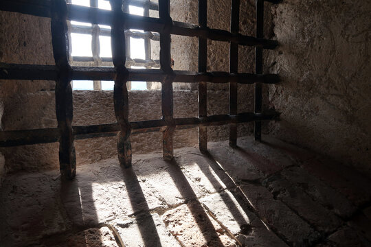 vergittertes Fenster - metal grilled window