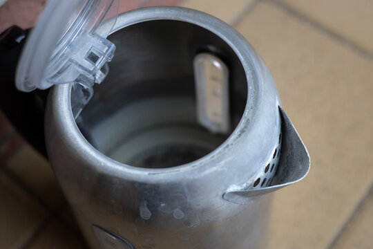 coating of calcium on a kettle made of stainless steel as a result of hard and calcareous water