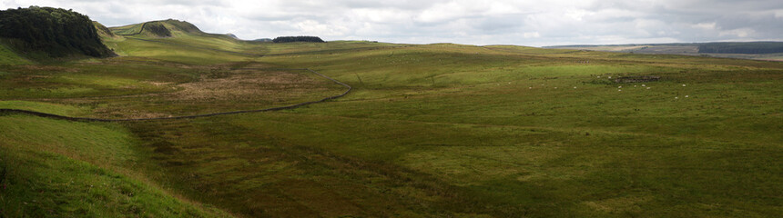 Fototapeta na wymiar Along the Hadrian's wall between Twice brewed and Chollerford - Northumberland - England - UK