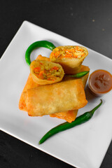 Deep fried spring rolls, Snacks and snacks that are popular with Thai and Chinese people.