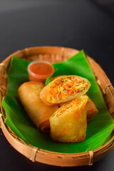 Deep fried spring rolls, Snacks and snacks that are popular with Thai and Chinese people.