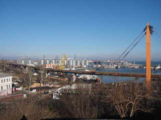 ウクラナ、オデッサのオデッサ階段から見下ろすオデッサ港
