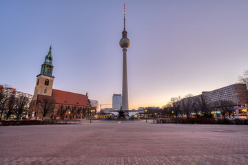 Fototapeta na wymiar The famous Alexanderplatz in Berlin with no people before sunrise