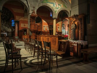Fototapeta na wymiar Wnętrze Kościoła Najświętszego Serca Pana Jezusa w Krakowie