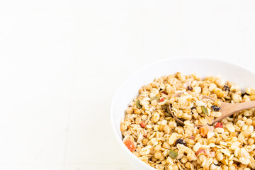 ボウルに盛られたグラノーラ