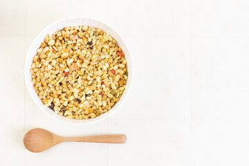 ボウルに盛られたグラノーラ