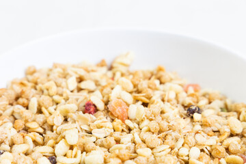 ボウルに盛られたグラノーラ