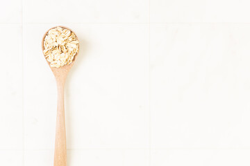 オートミールとスプーン