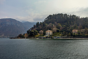 Fototapeta premium Vista de Bellagio no Lago de Como no norte de Itália