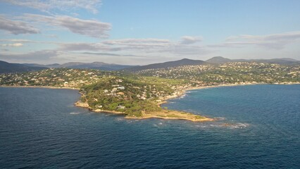 Obraz premium survol de la côte d'Azur dans le Var entre Sainte-Maxime et Fréjus 