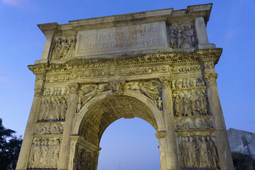 Fototapeta na wymiar Benevento: Arco di Traiano, Roman arch, by night