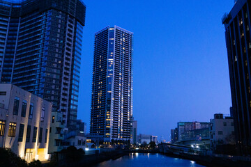 Fototapeta na wymiar Night view of high-rise condominiums in Tokyo, Japan_b_05