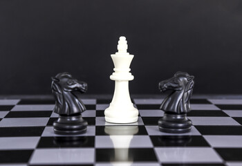 Brainstorming business strategy chess board game. business leader concept.