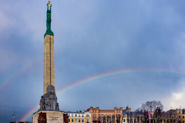  Freedom monument