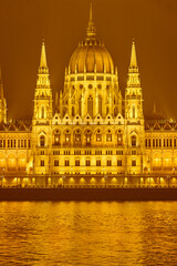 Fototapeta na wymiar Hungarian parliament and Danube river by night in Budapest