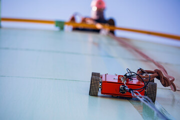 Robot car climbing thickness shell plate