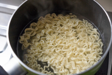 Boiling noodle