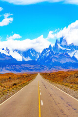 The road to the famous Mount Fitzroy
