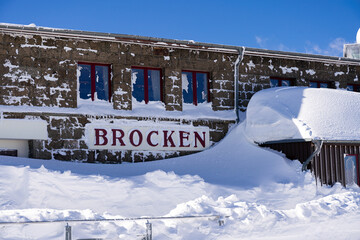 Schild mit Brocken Berg im Harz Gebirge Deutschland