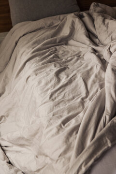Messy linen bedding