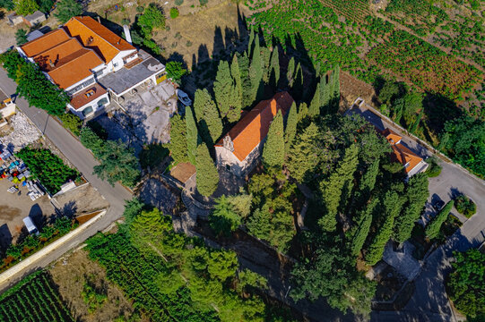 Stary kości&oacute;ł nad Adriatykiem