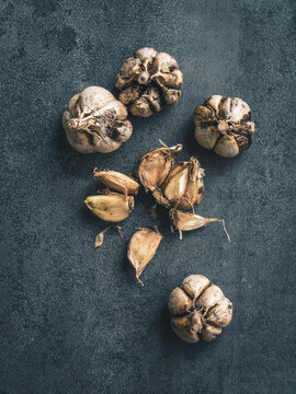heads of heirloom garlic