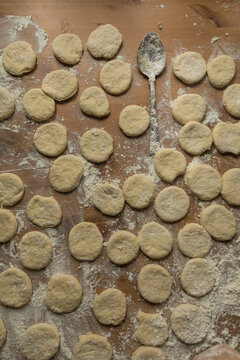 Dough circles 