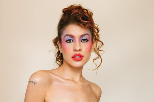 Sensual woman posing with a eighties look