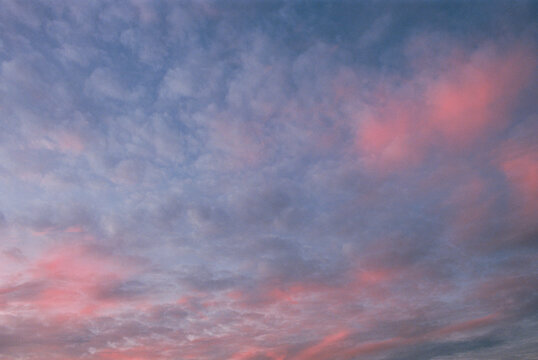 pink cloud sunset in hawaii