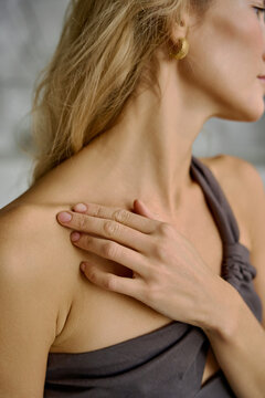 close-up of a female portrait with neck and collarbones