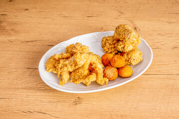 Chicken croquettes with spring onion and cinnamon can be a good appetizer for snacks and appetizers, battered chicken and chicken strips